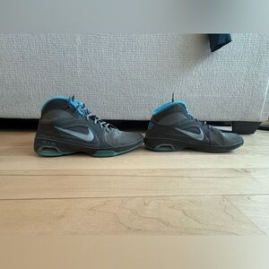 Nike Air Visi Pro 3 Basketball Shoes (Men’s Size 12) – Grey/Blue